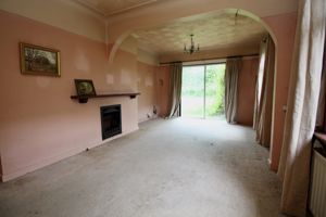 Living Room- click for photo gallery